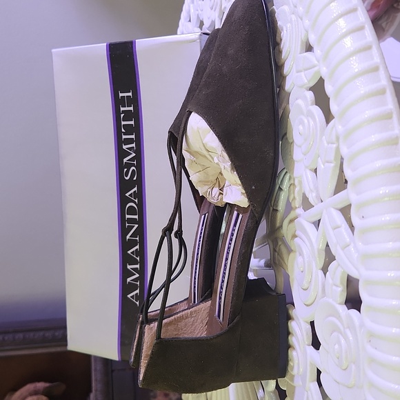 Amanda Smith Heels - Picture 2 of 6